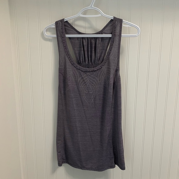 Lululemon Run: Silver bullet sleeveless tech - Picture 2 of 14